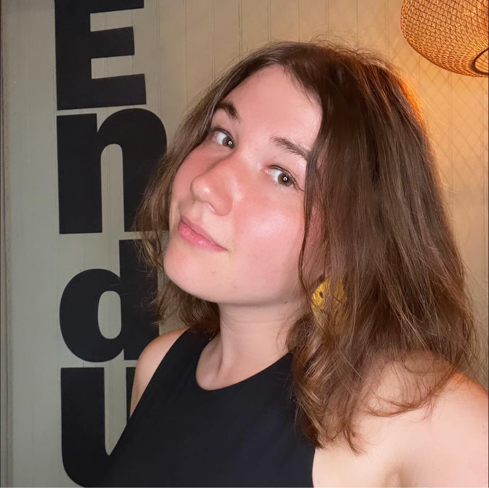 Shivanya Ra Color Headshot